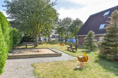 Ein Garten an der Unterkunft Haus 
