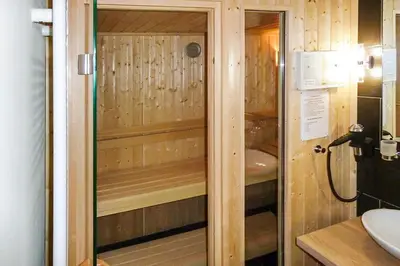 Ein Badezimmer in der Unterkunft Resort Deichgraf Resort Deichgraf 27-06