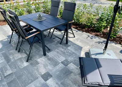 Ein Patio oder anderer Außenbereich in der Unterkunft Lee-Moderne Neubauwohnung in Strandnähe - Wallbox