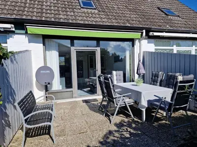 Das Gebäude in dem sich das Ferienhaus befindet