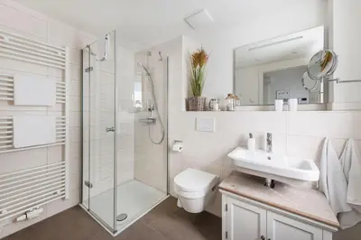 Ein Badezimmer in der Unterkunft Haus Deichkieker Apartment 3 3 Wattläufer