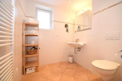 Ein Badezimmer in der Unterkunft Haus Seehafen Apartment 1 1