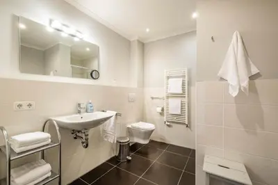 Ein Badezimmer in der Unterkunft Haus Hafenresidenz Apartment 2 3