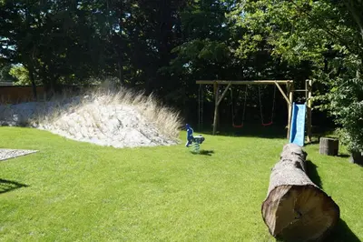 Ein Garten an der Unterkunft Büsumer Reethus Apartment 1 3