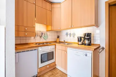 Küche/Küchenzeile in der Unterkunft Haus Seemeile Wohnung 2 13