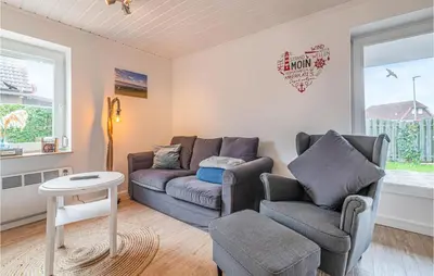 Ein Sitzbereich in der Unterkunft Nice Home In Friedrichskoog With Wifi