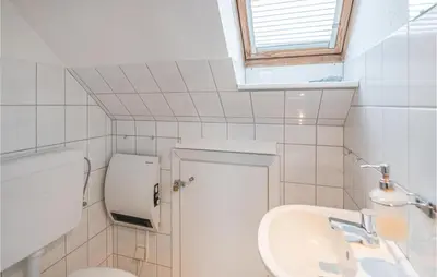 Ein Badezimmer in der Unterkunft Nice Home In Friedrichskoog With Wifi