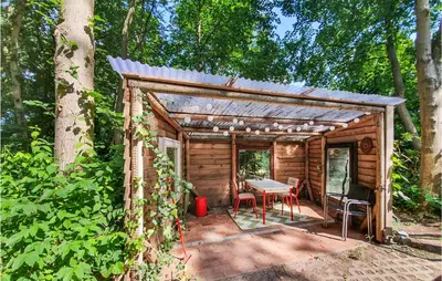Ein Garten an der Unterkunft Cozy Home In Wingst With Sauna