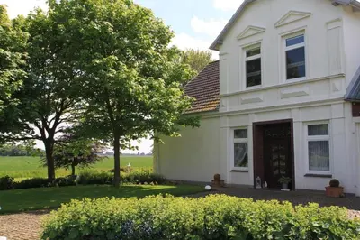Ein Garten an der Unterkunft Ferienhof Schoof No3
