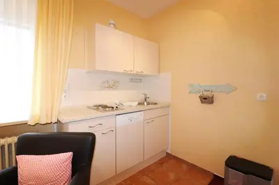 Küche/Küchenzeile in der Unterkunft Haus Övern Diek Wohnung 1 a
