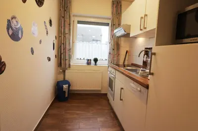 Küche/Küchenzeile in der Unterkunft Haus am Kurpark Wohnung 1