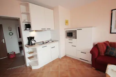 Küche/Küchenzeile in der Unterkunft Haus am Kurpark Wohnung 12