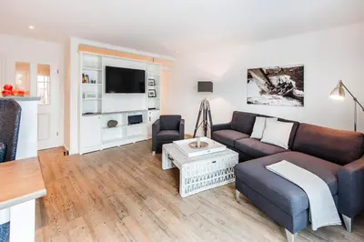 TV/Unterhaltungsangebot in der Unterkunft Weisse Villa Apartment 2 1 Promenadendeck