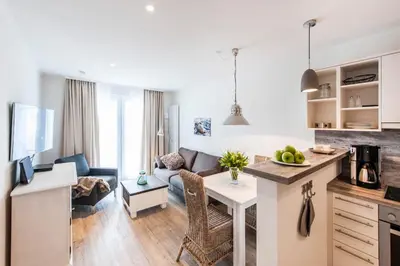 Küche/Küchenzeile in der Unterkunft Weisse Villa Apartment 2 3 Deichkind
