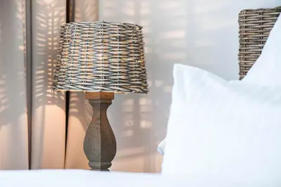 Ein Bett oder Betten in einem Zimmer der Unterkunft Weisse Villa Apartment 2 4 Estelles Beachhouse