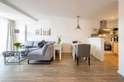 Küche/Küchenzeile in der Unterkunft Weisse Villa Apartment 3 1 Hafenkante
