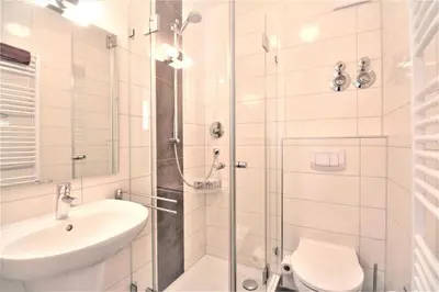 Ein Badezimmer in der Unterkunft HP Touristik - Residenz Hohe Lith Neu 4 1