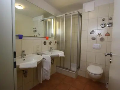 Ein Badezimmer in der Unterkunft H&P Touristik - Residenz Hohe Lith 10