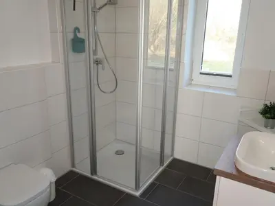Ein Badezimmer in der Unterkunft Holiday Home Cuxland Ferienpark-5 by Interhome
