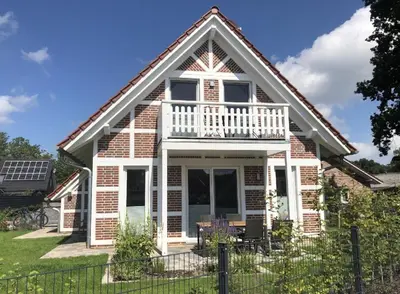 Ein Garten an der Unterkunft Ferienhaus De Beers Huus - Holte-Spangen - a69919