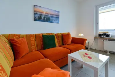 Ein Sitzbereich in der Unterkunft Strandhochhaus SF11