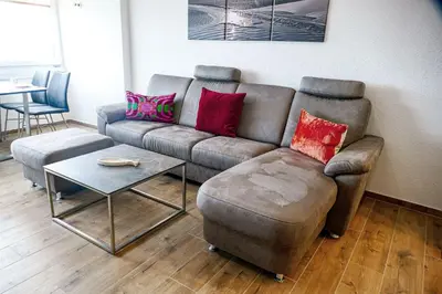 Ein Sitzbereich in der Unterkunft Strandhochhaus SB11