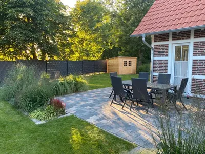 Ein Garten an der Unterkunft Meerglück CUX