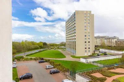 Das Gebäude in dem sich die Ferienwohnung befindet