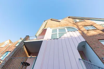 Das Gebäude in dem sich die Ferienwohnung befindet