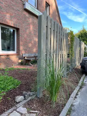 Ein Garten an der Unterkunft Deich Winde 9.2