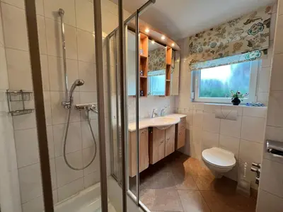 Ein Badezimmer in der Unterkunft Dünenwind, Ferienwohnung 3