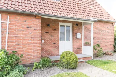 Das Gebäude in dem sich das Ferienhaus befindet