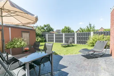 Ein Garten an der Unterkunft Ferienhaus Ben Ferienhaus Ben