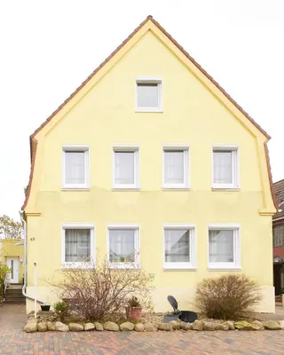 Das Gebäude in dem sich die Ferienwohnung befindet