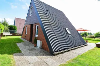 Das Gebäude in dem sich das Ferienhaus befindet