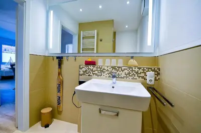 Ein Badezimmer in der Unterkunft Haus Dünenweg 37 DU03
