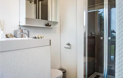 Ein Badezimmer in der Unterkunft 1 Bedroom Beautiful Home In Otterndorf