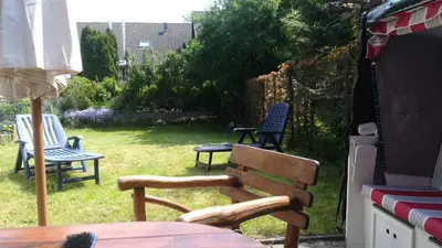 Ein Garten an der Unterkunft Ferienhaus Kleine Robbe