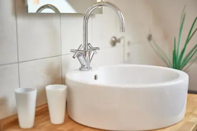 Ein Badezimmer in der Unterkunft Ferienwohnung Raffael 100 qm, 2 große Betten im Wohnzimmer