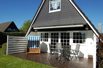 Das Gebäude in dem sich das Ferienhaus befindet