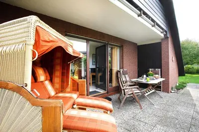 Ein Sitzbereich in der Unterkunft Ferienhaus Britschock mit eingezäuntem Garten und Sauna