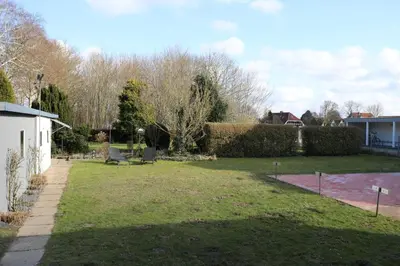 Ein Garten an der Unterkunft Rugenbargsweg 29 Whg 2